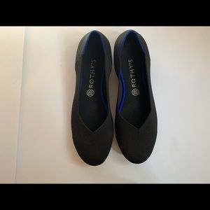 Rothy’s solid black round toe flat